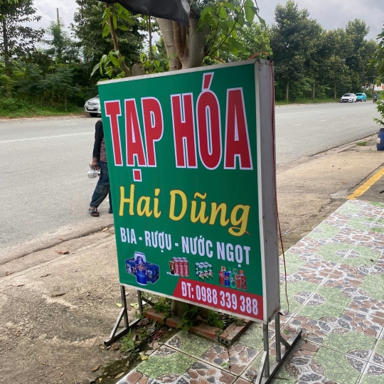  Bến cát Sáng Rực 24/7: Giải Pháp Biển Hộp Đèn Chân Đứng Chắc Chắn, Hiệu Quả Tối Đa Cho Mọi Vị Trí.