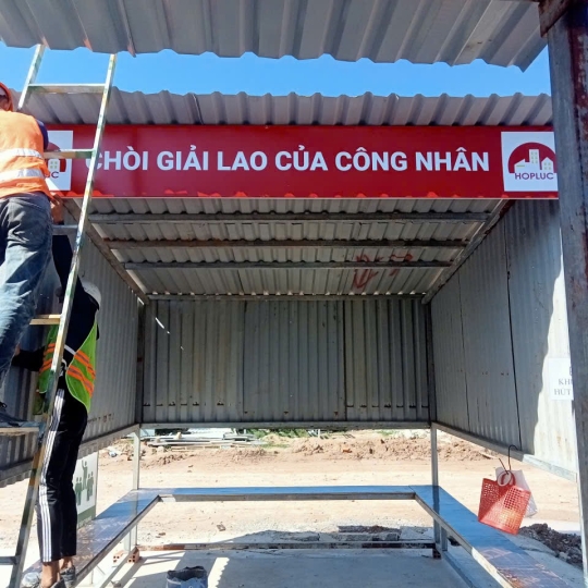 Không Chỉ Là Biển Báo, Đó Là Trách Nhiệm: Sở Hữu Bảng An Toàn Công Trường Rõ Ràng, Giúp Giảm Thiểu Rủi Ro Tối Đa.